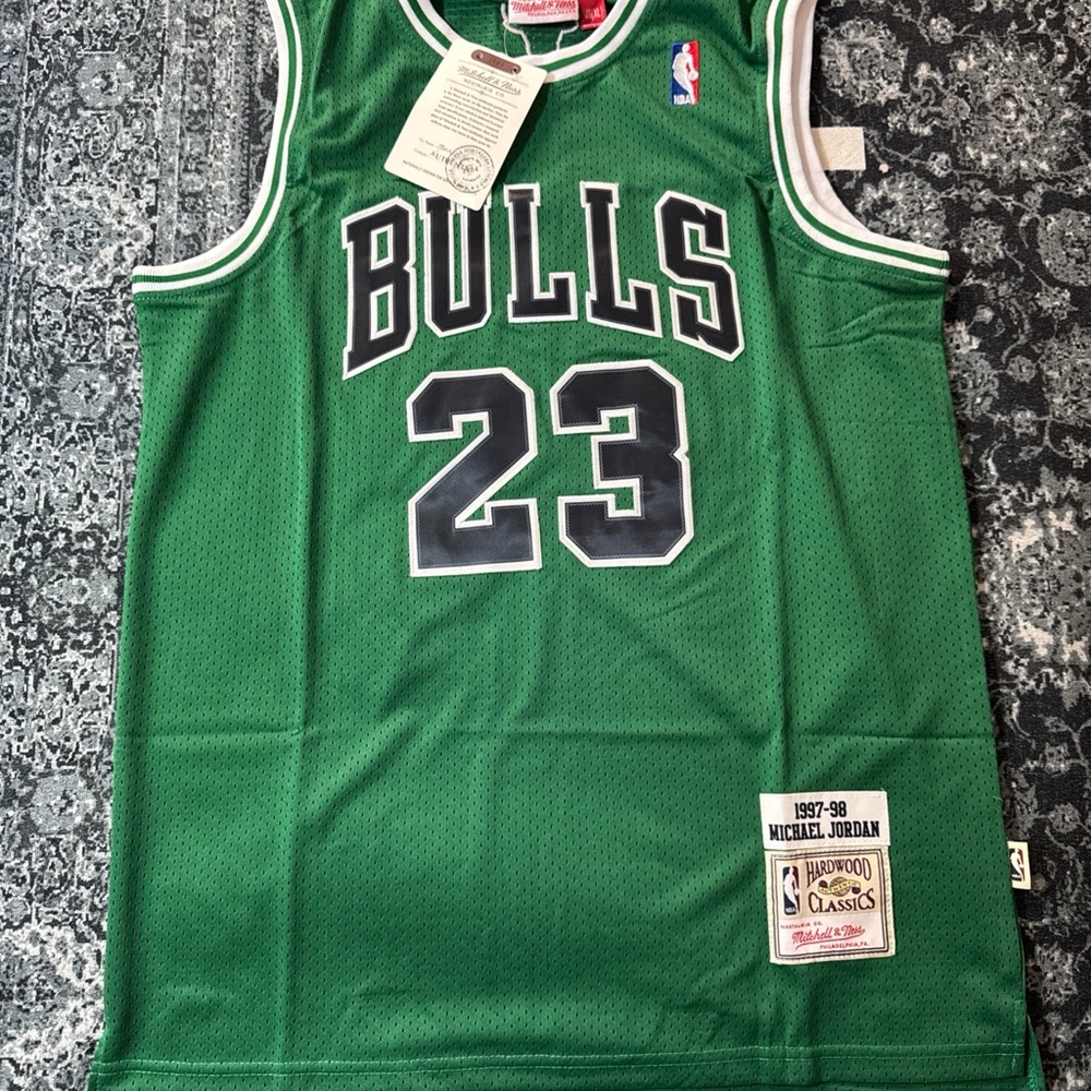 Mitchell & Ness Green Chicago Bulls #23 Hardwood Classics Jersey size XL
